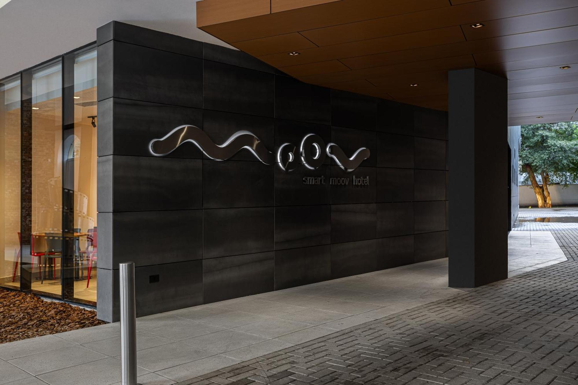 Hotel Moov